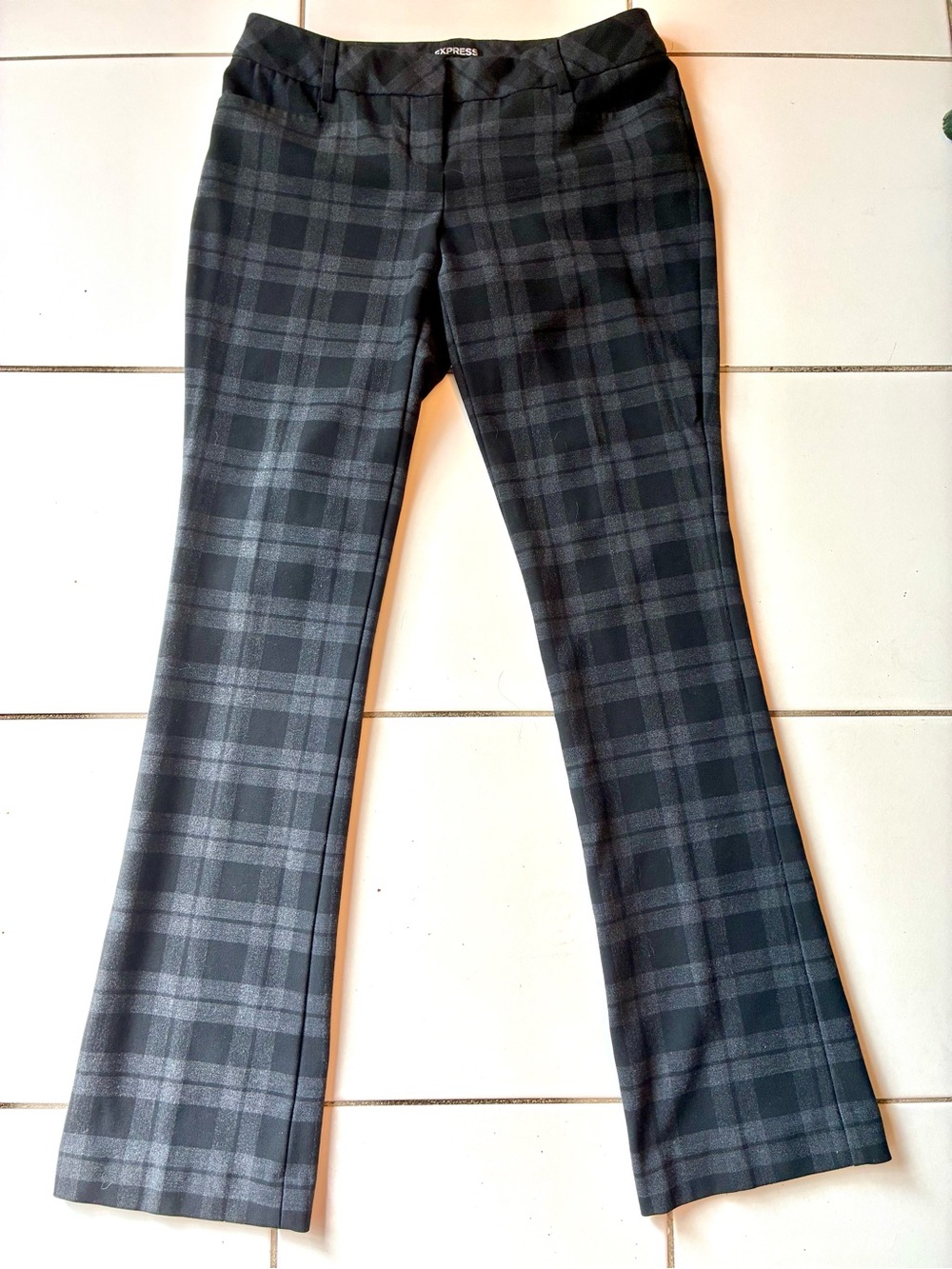 Express Women’s Black and Gray Plaid Columnist Dress Pants